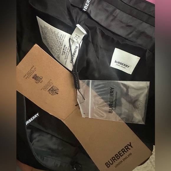 Burberry Black Wool Cropped Tailored Trousers - Picture 9 of 9